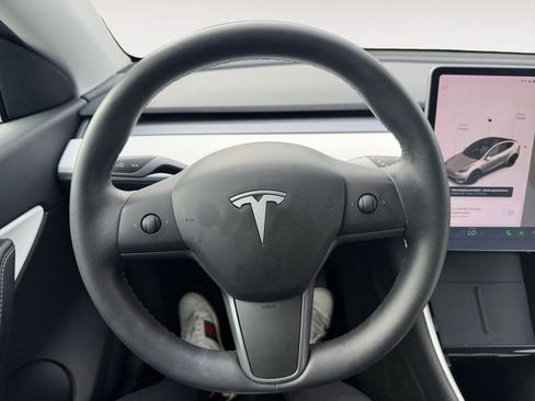 Used 2020 Tesla Model Y Long Range image 17