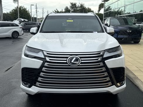 Used 2025 Lexus LX 600 4WD w/ Luxury Package image 2