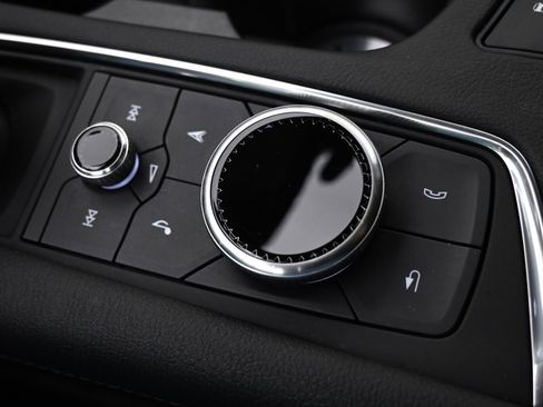 Certified 2025 Cadillac XT5 Premium Luxury image 33