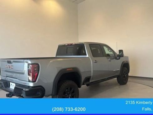 Used 2025 GMC Sierra 2500 AT4X AWD/4WD image 13