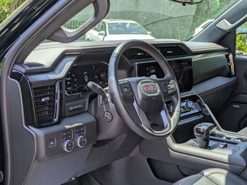 Used 2024 GMC Sierra 1500 AT4 w/ Technology Package AWD/4WD image 14