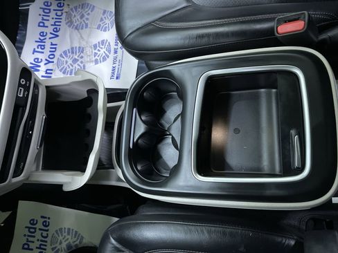 Used 2018 Chrysler Pacifica Touring-L Plus w/ Tire & Wheel Group image 25