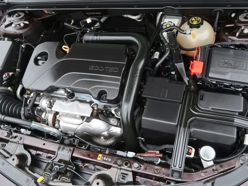 Used 2020 Chevrolet Malibu LT image 40