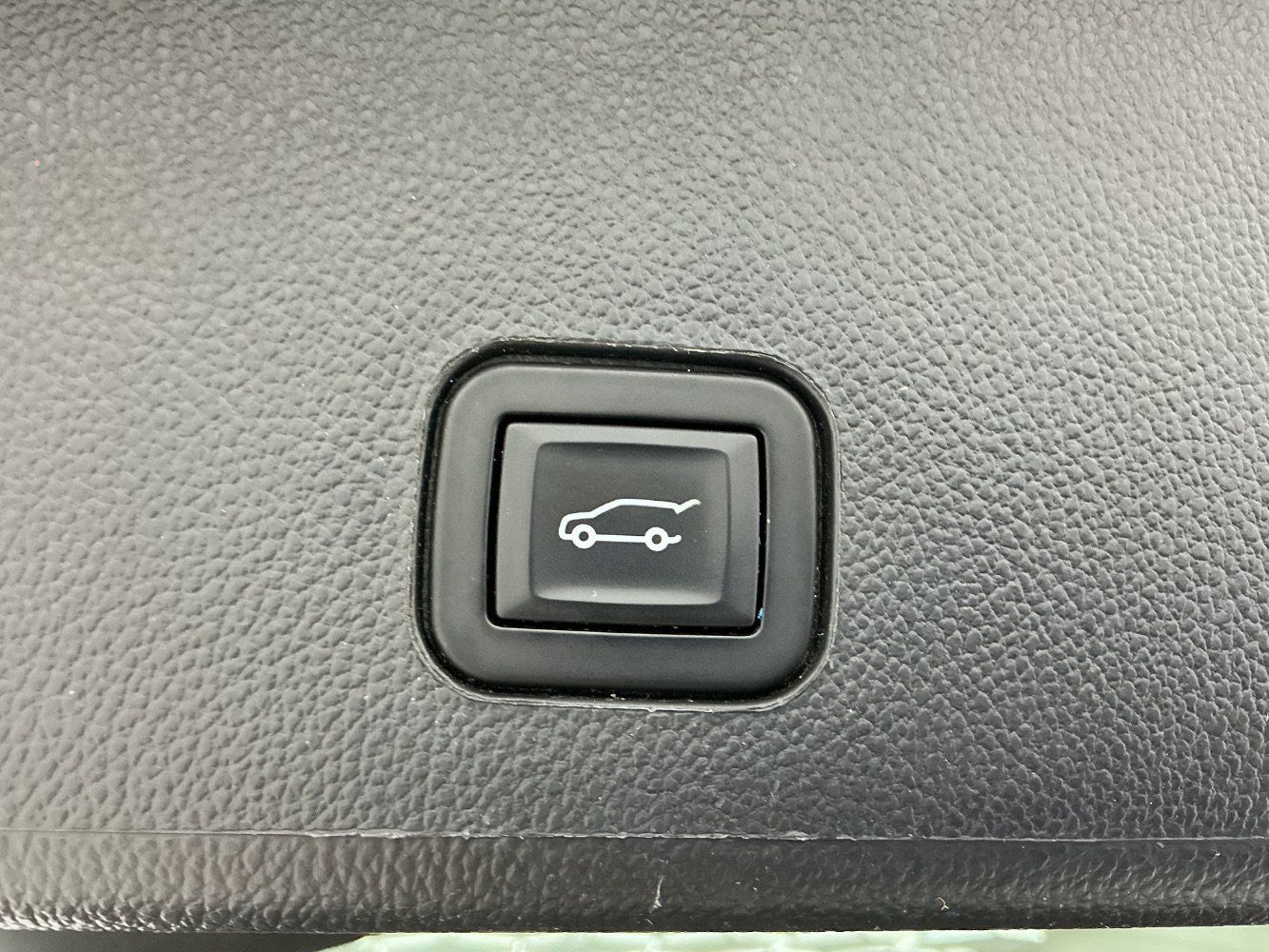 Used 2016 Cadillac SRX Luxury w/ Driver Awareness Package AWD/4WD image 46