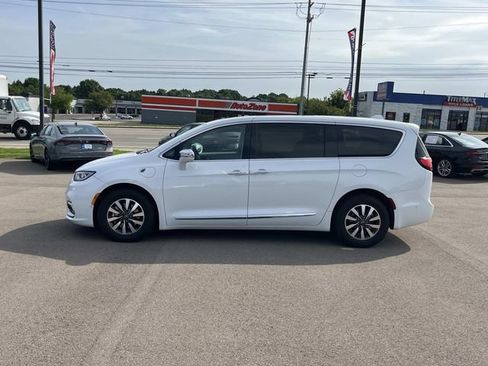 Used 2022 Chrysler Pacifica Limited FWD image 7