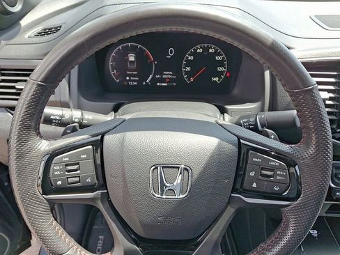 Used 2025 Honda Ridgeline Black Edition image 4