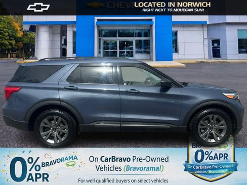 Used 2021 Ford Explorer XLT w/ Equipment Group 202A image 5