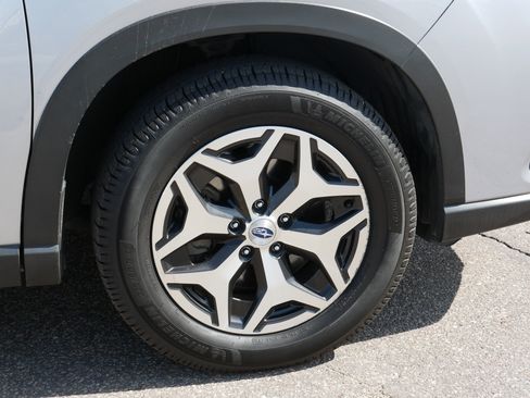 Used 2024 Subaru Forester Premium AWD/4WD image 15