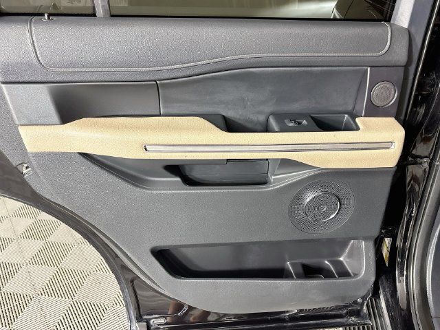 Used 2022 Ford Expedition Limited RWD image 23