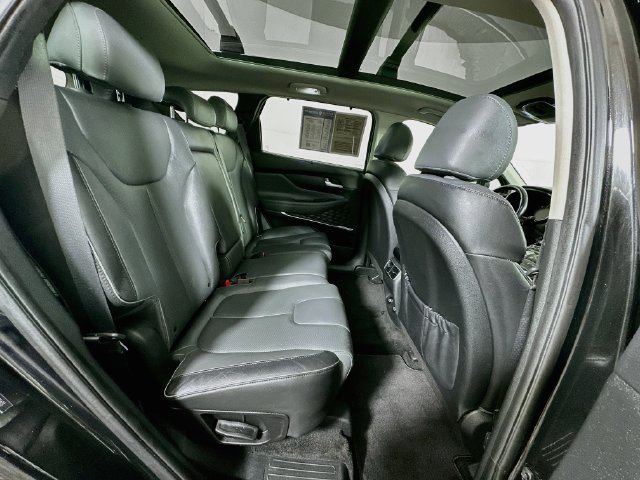 Used 2022 Hyundai Santa Fe SEL w/ Convenience + Premium Package AWD/4WD image 30