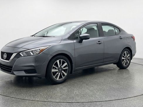 Used 2025 Nissan Versa SV image 3