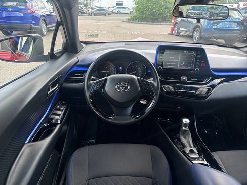 Used 2021 Toyota C-HR XLE FWD image 12