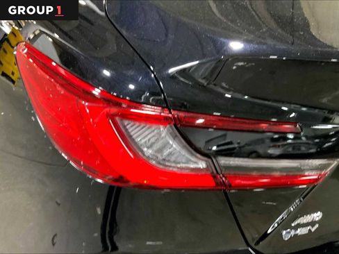 Used 2025 Toyota Camry XLE AWD/4WD image 29