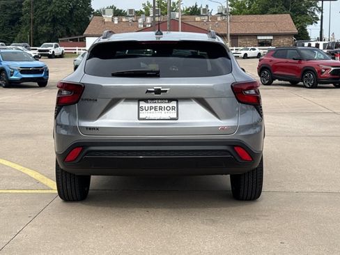 New 2026 Chevrolet Trax RS w/ Sunroof Package FWD image 4