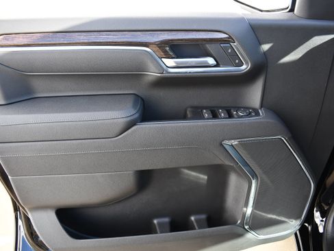 New 2026 GMC Sierra 1500 SLE w/ Preferred Package image 13