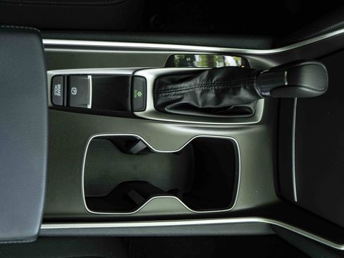 Used 2018 Honda Accord LX image 27