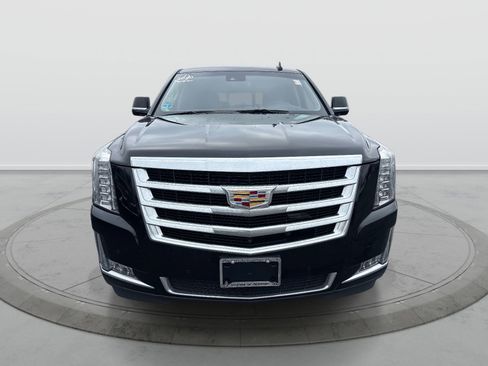 Used 2020 Cadillac Escalade Luxury image 2
