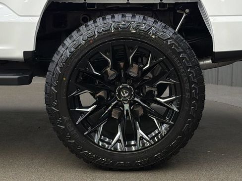 Used 2025 Ford F150 Lariat w/ Equipment Group 502A High AWD/4WD image 12
