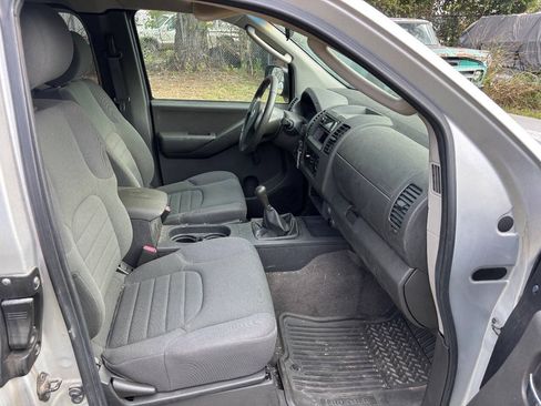 Used 2009 Nissan Frontier XE RWD image 17
