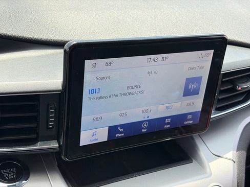 Used 2022 Ford Explorer XLT w/ Equipment Group 202A RWD image 9