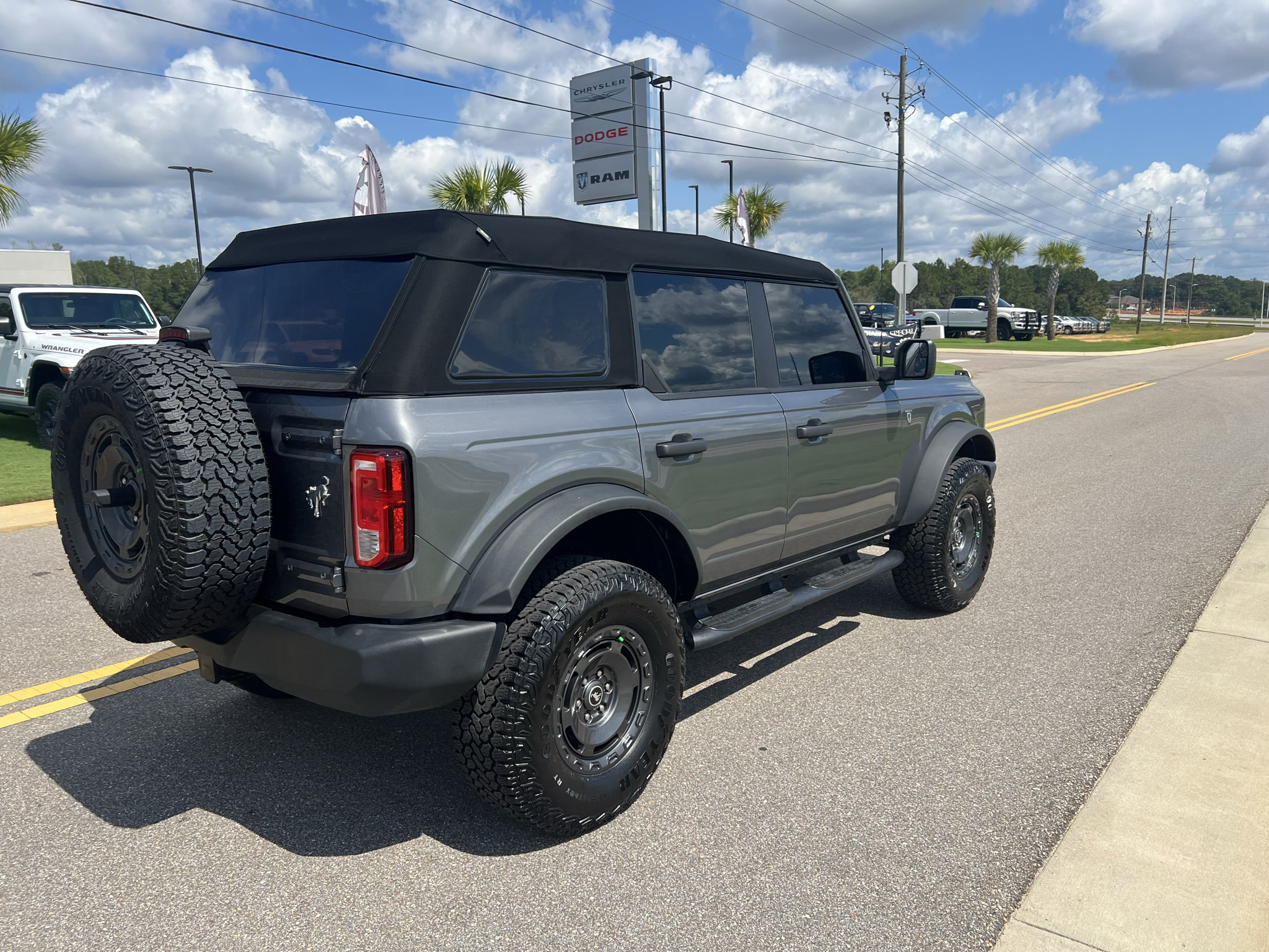 Used 2025 Ford Bronco 4-Door w/ Sasquatch Package AWD/4WD image 5