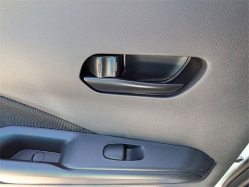 New 2025 Nissan Kicks Play S image 20