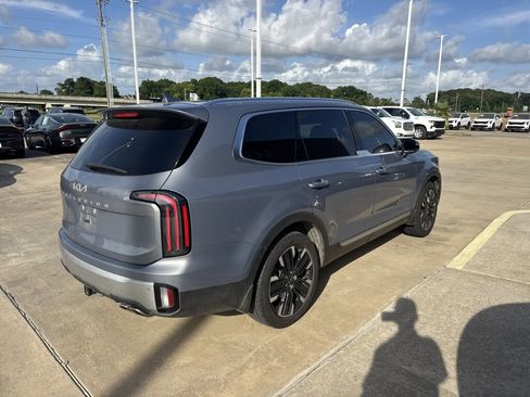 Used 2024 Kia Telluride SX w/ Towing Package FWD image 14