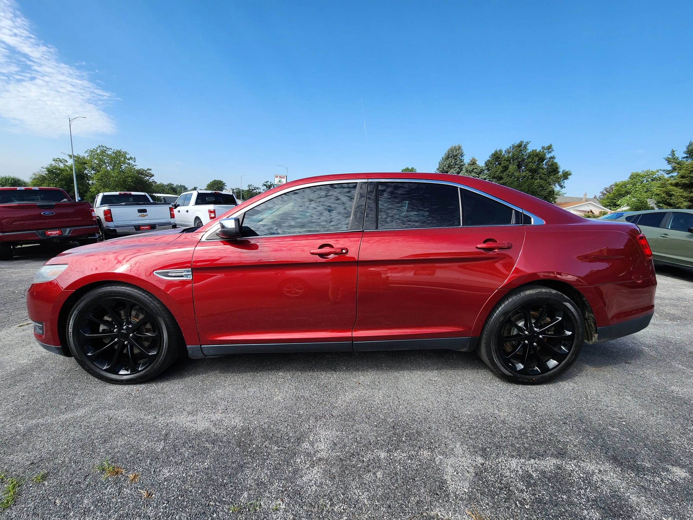 Used 2014 Ford Taurus Limited w/ Equipment Group 301A FWD image 4