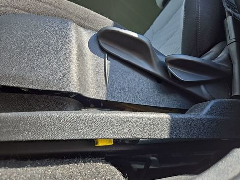 Used 2020 Chevrolet Equinox LS w/ LPO, Floor Liner Package AWD/4WD image 28
