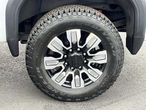 New 2026 GMC Sierra 2500 Denali w/ Denali Reserve Package AWD/4WD image 13
