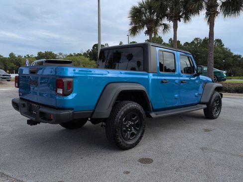 Certified 2026 Jeep Gladiator Sport AWD/4WD image 4