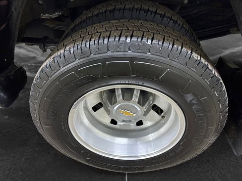 Used 2024 Chevrolet Silverado 3500 LTZ w/ LTZ Convenience Package image 8