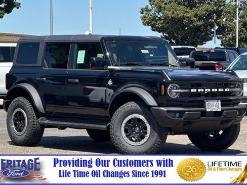 New 2026 Ford Bronco Outer Banks w/ Sasquatch Package AWD/4WD image 2