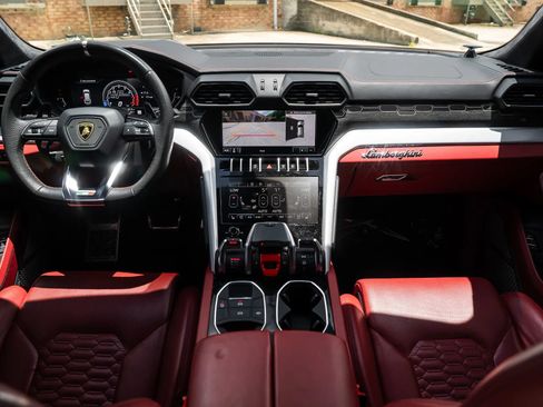 Used 2020 Lamborghini Urus AWD/4WD image 34