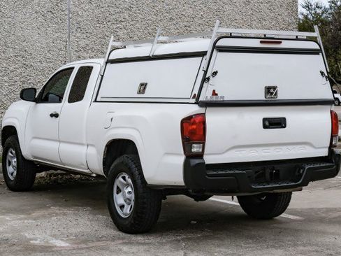 Used 2022 Toyota Tacoma SR image 12