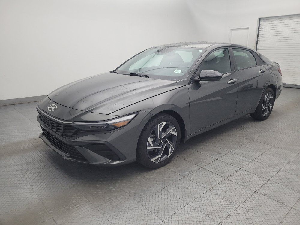Used 2025 Hyundai Elantra Sport FWD image 2