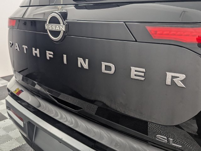 Certified 2026 Nissan Pathfinder SL FWD image 9