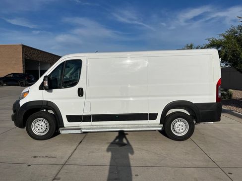 Used 2025 RAM ProMaster 2500 w/ U-Haul Equipment Group FWD image 7