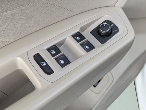 Used 2021 Volkswagen Atlas SE w/ Panoramic Sunroof Package FWD image 30