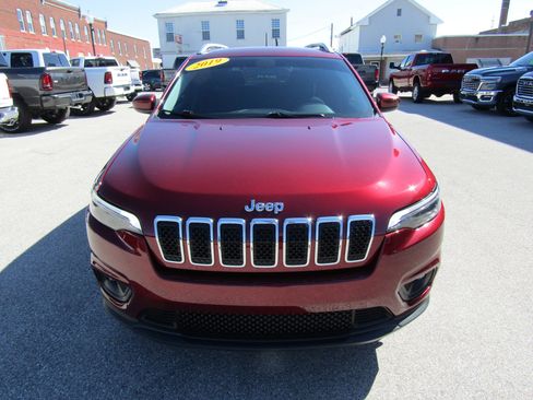 Used 2019 Jeep Cherokee Latitude w/ Cold Weather Group image 8