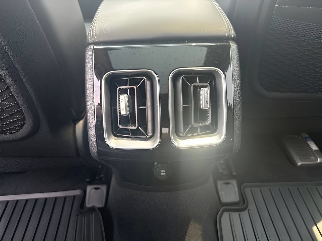 Used 2025 Kia Sorento SX AWD/4WD image 14