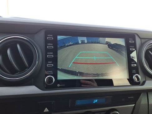 Used 2022 Toyota Tacoma TRD Off-Road image 21