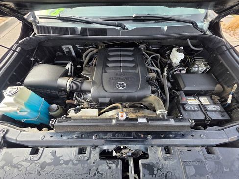 Used 2018 Toyota Tundra Limited image 31