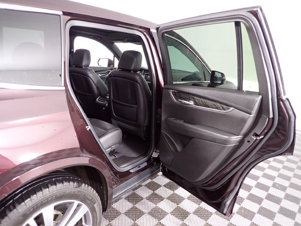 Used 2020 Cadillac XT6 Premium Luxury FWD image 37