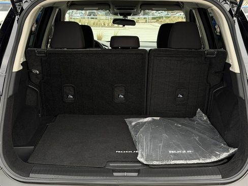 Used 2023 Nissan Rogue SV image 28