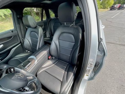 Used 2021 Mercedes-Benz GLC 300 4MATIC image 20