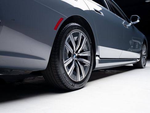 Used 2023 BMW i7 xDrive60 image 78