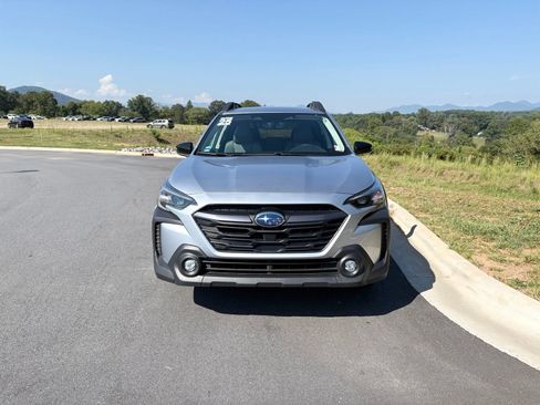 Certified 2025 Subaru Outback Premium w/ Popular Package #1 AWD/4WD image 2
