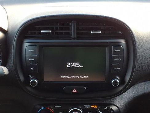 Used 2023 Kia Soul LX image 27