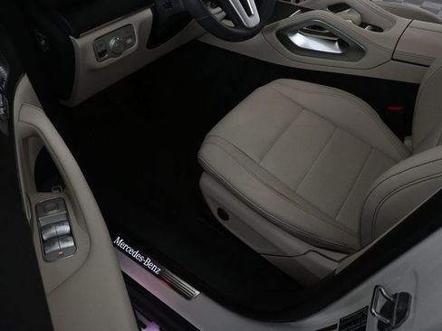 Used 2020 Mercedes-Benz GLS 450 4MATIC image 7